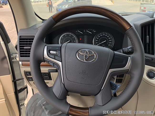 2018款丰田酷路泽4600中东版 KDSS/18轮/天窗现车85.5万