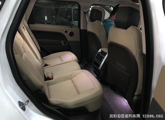 2018款路虎揽胜运动汽油版 3.0T揽运现车震撼呈现