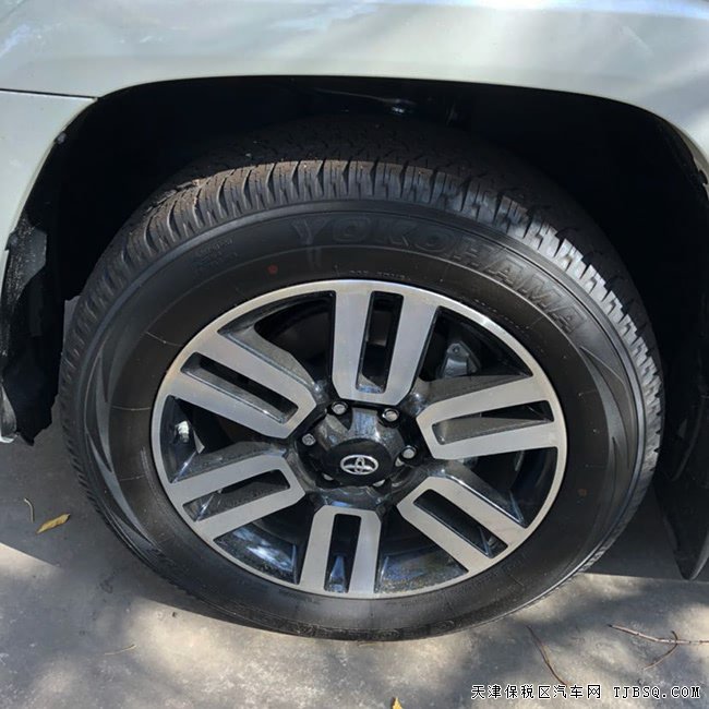 2018款丰田超霸4.0L加规版 10气囊/20轮/天窗现车61.5万