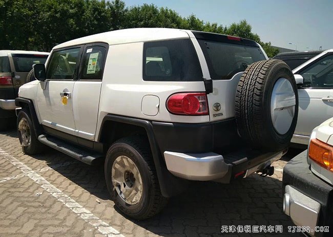2017款丰田FJ酷路泽中东版 8气囊/JBL/17轮现车48.5万