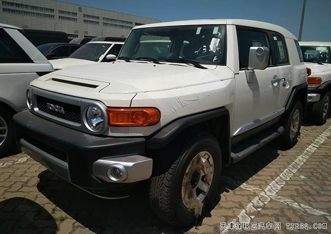 2017款丰田FJ酷路泽中东版 8气囊/JBL/17轮现车48.5万