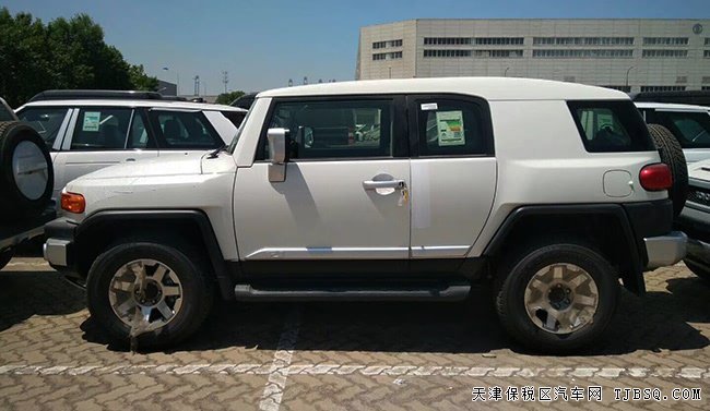 2017款丰田FJ酷路泽中东版 8气囊/JBL/17轮现车48.5万