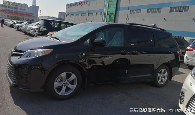 2018款丰田塞纳两驱LE版 雷达测距/7座/电动门现车53万