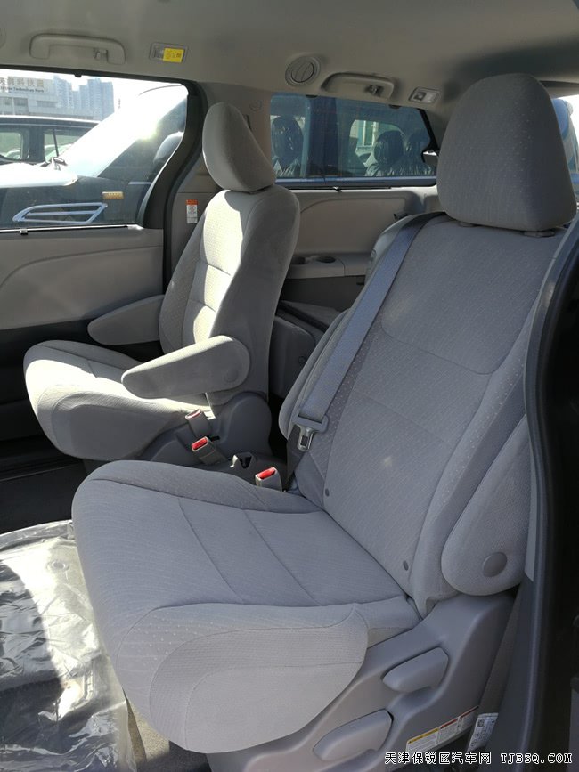 2018款丰田塞纳两驱LE版 雷达测距/7座/电动门现车53万