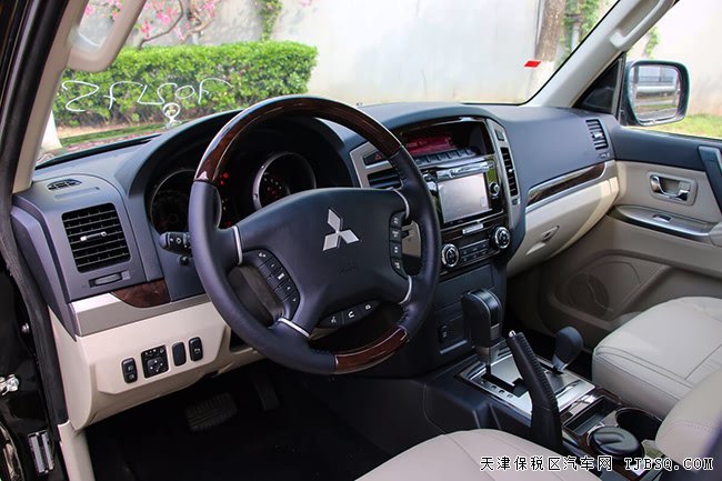 2018款三菱帕杰罗V97中东版 18轮/后挂/7座真皮现车37万