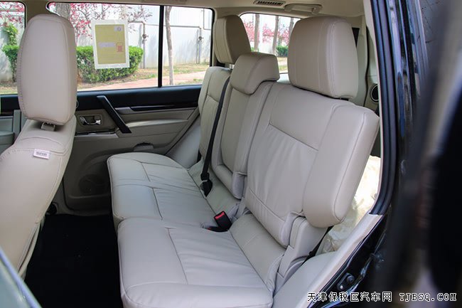 2018款三菱帕杰罗V97中东版 18轮/后挂/7座真皮现车37万