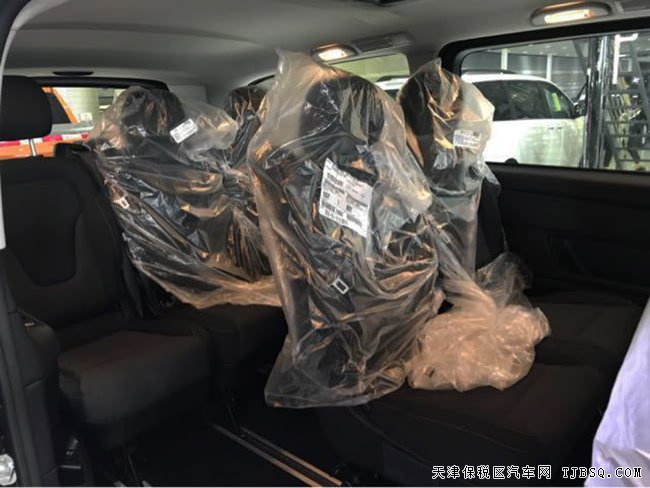 2018款奔驰V250加长版 2.0T七座MPV现车震撼让利
