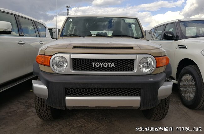 18款丰田FJ酷路泽4.0L中东版 气泵/双油/差速锁现车48万