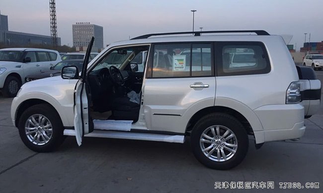 2018款三菱帕杰罗V97中东版 后挂/18轮/天窗现车36.5万