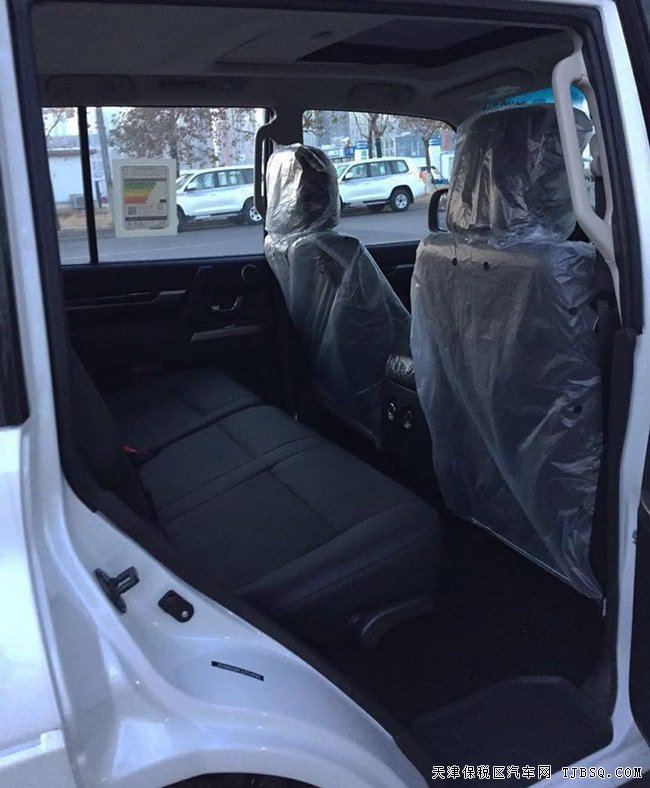 2018款三菱帕杰罗V97中东版 后挂/18轮/天窗现车36.5万