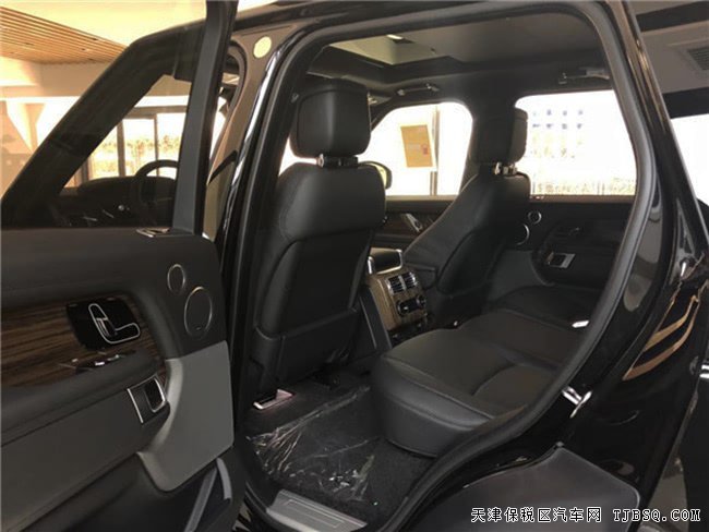 2018款路虎揽胜3.0T行政版 天津港现车优惠精选