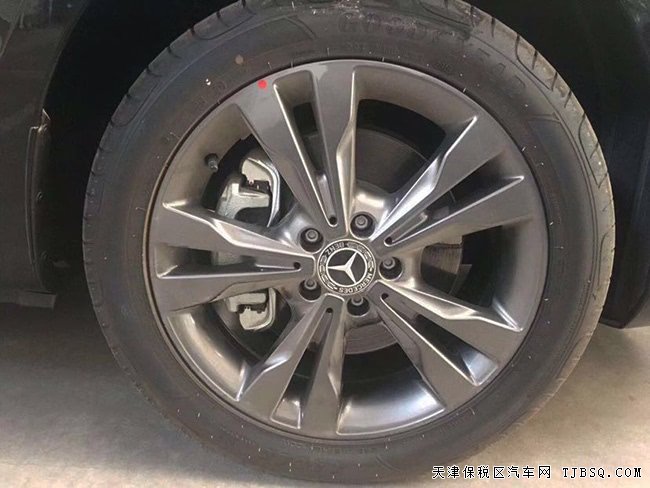 2018款奔驰V250加长版 七座真皮/18轮/电动门现车55.5万