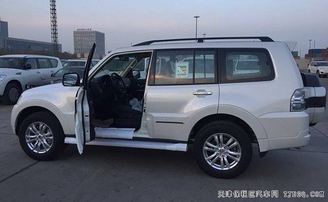 18款三菱帕杰罗V97中东版 双差速锁/7座/天窗现车36.5万