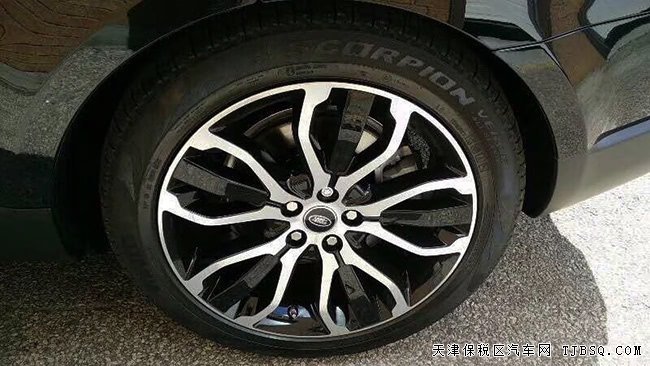2019款路虎揽胜运动汽油版 21轮/全景/电吸门现车88.5万