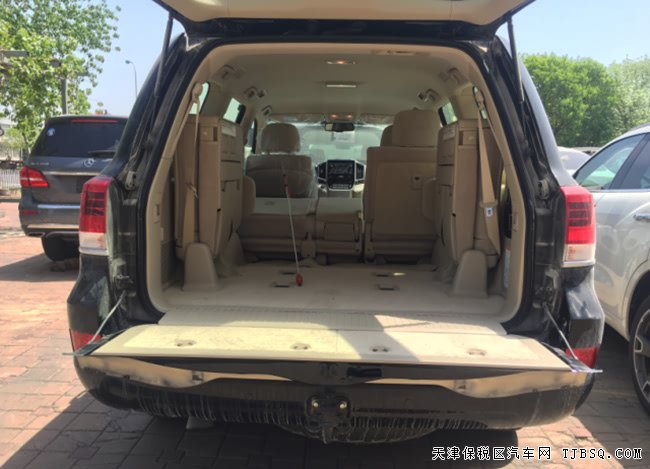 2018款丰田酷路泽5700中东版 12气囊/18轮/天窗现车97万