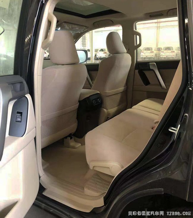 2019款丰田普拉多2700中东版 18轮/天窗/航踏现车43.8万