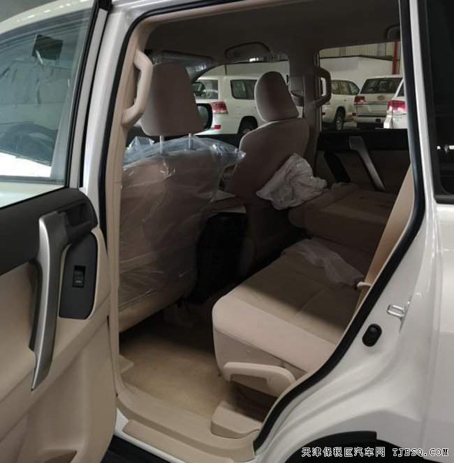 2019款丰田普拉多2700中东版 后挂备胎/17轮现车43.6万