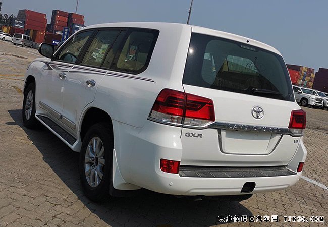 2018款丰田酷路泽4600中东版 天窗/18轮/航踏现车86.7万