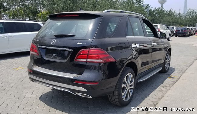 2018款奔驰GLE400中东版 全景天窗/19轮/小牛皮现车74万