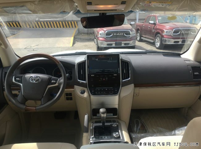 18款丰田酷路泽5700中东版 8气囊/18轮/天窗现车90.5万