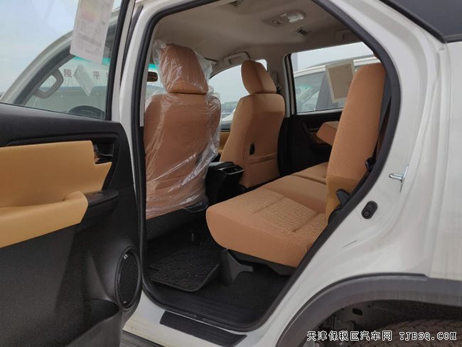 2018款丰田穿越者2700中东版 七座/17铝轮/底挂现车32万