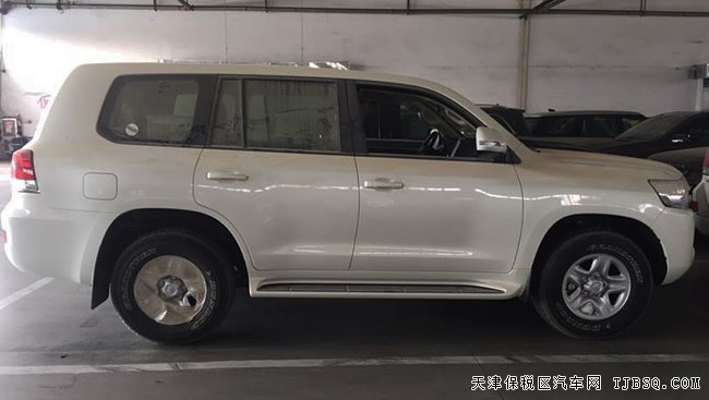 2018款丰田酷路泽4500中东版 陆巡4.5T震撼让利