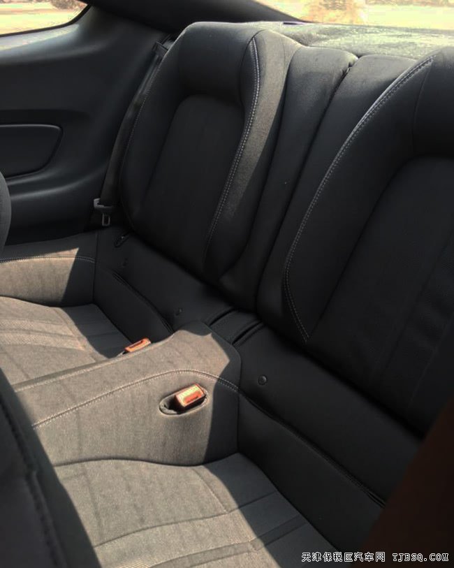 19款福特野马2.3T加规版 17轮/独立后悬/氙灯现车31.5万