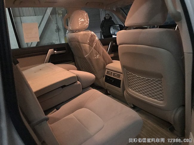 19款丰田酷路泽5700中东版 12气囊/18轮/天窗现车96.5万