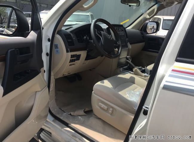 2018款丰田酷路泽4000中东版 18轮/遥启/天窗现车68.5万