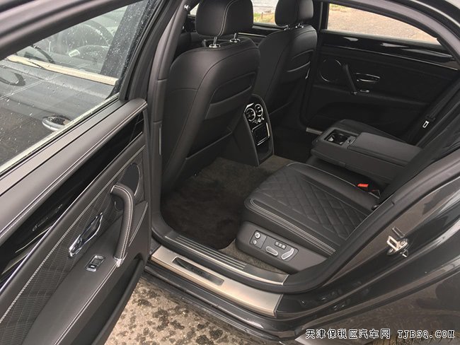 2017款宾利飞驰V8S欧规版 21轮/舒适包/穆勒包现车256万