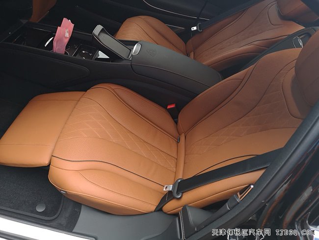 2019款奔驰迈巴赫S560加规版 大饼轮/魔术天窗现车293万