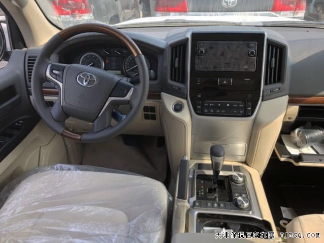 2018款丰田酷路泽4000中东版 8气囊/后挂/天窗现车68万