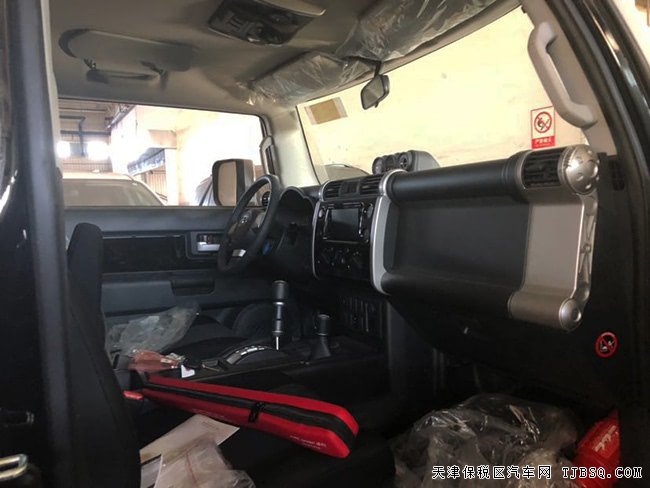 18款丰田FJ酷路泽4.0L中东版 17铝轮/差速锁现车48.5万