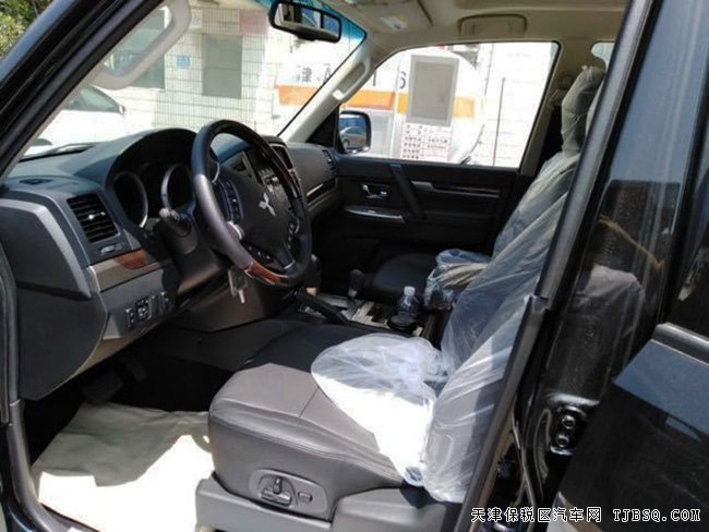 2018款三菱帕杰罗V97中东版 保税区现车优惠精选