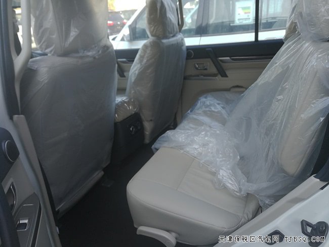 2018款三菱帕杰罗V97中东版 18轮/8气囊/双差现车34.8万