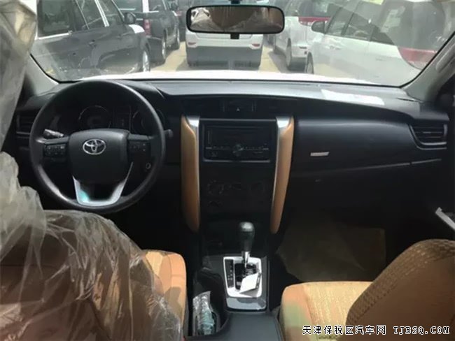 2018款丰田穿越者2700中东版 7座/底挂/17轮现车31.3万