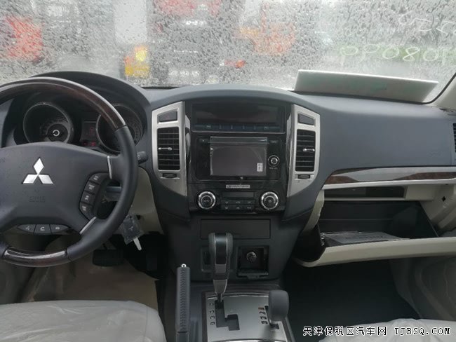 18款三菱帕杰罗V97中东版 18轮/双差速锁/7座现车32.5万