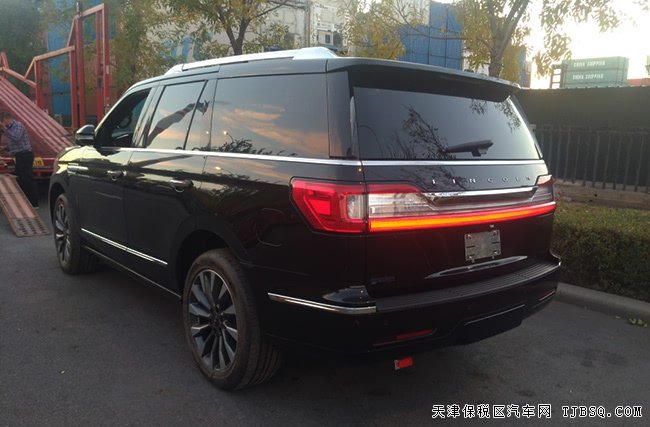 2018款林肯领航员3.5T美规版 七座SUV现车优惠促