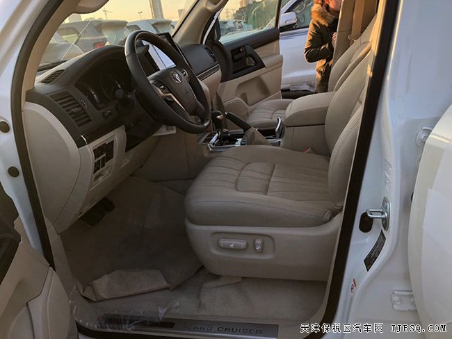 2019款丰田酷路泽4000中东版 20轮/天窗/8气囊现车79万