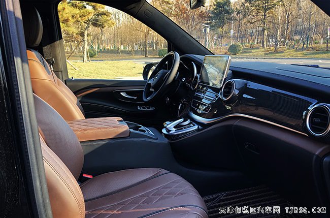2019款奔驰V250中东版 19轮/智能座椅/小桌板现车88万