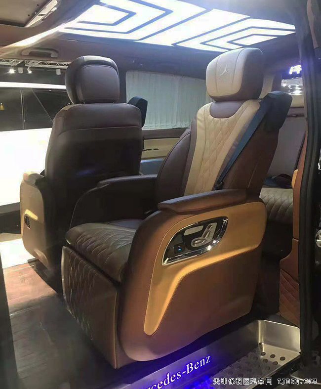 2018款奔驰METRIS美规版 金属漆/吸顶DVD/18轮现车61万