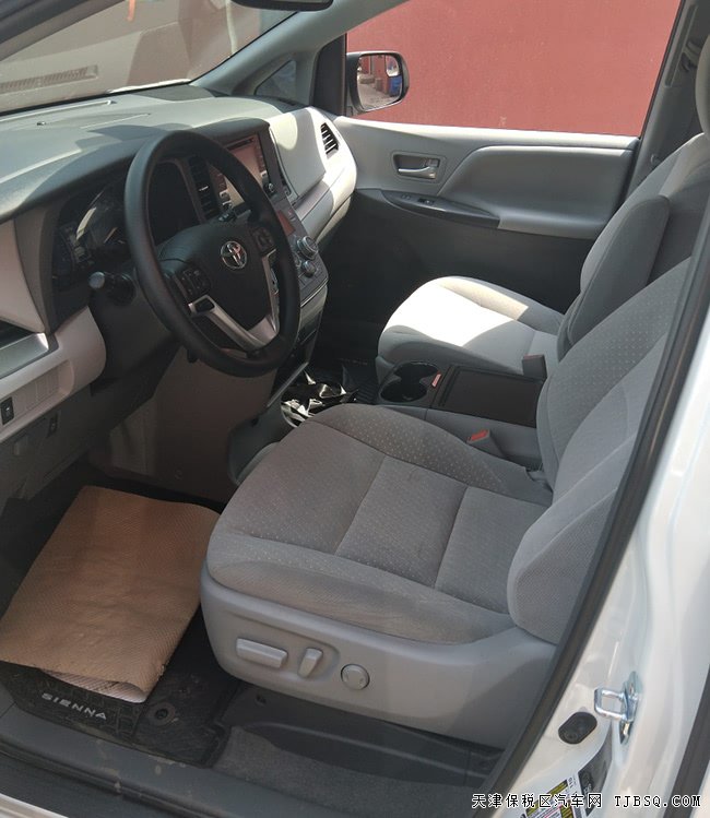 2018款丰田塞纳3.5L两驱版 7座/雷测/电动门现车44.5万