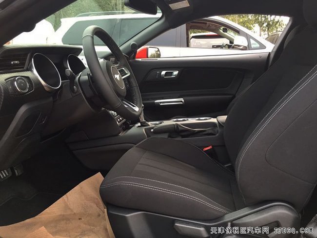 平行进口19款福特野马2.3T加规版 经典跑车现车29万热卖