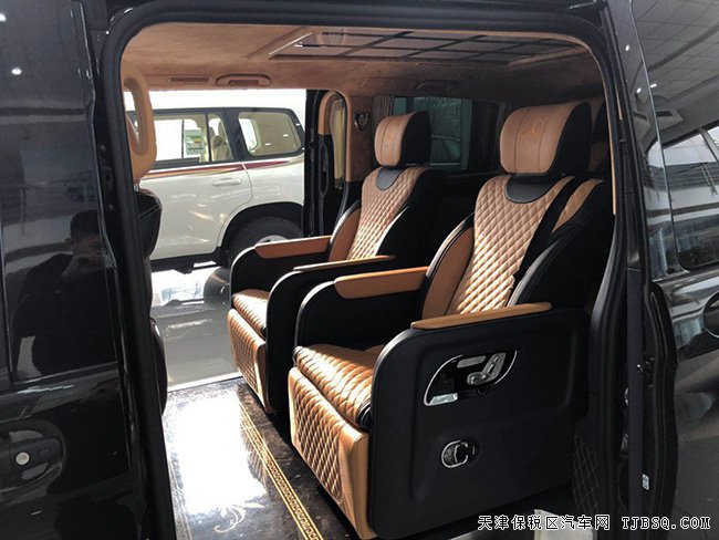 18款奔驰METRIS美规版 航空座椅/小桌板现车52.5万钜惠