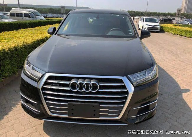 18款奥迪Q7加规版 7座/全景天窗/豪华包/电吸门现车75万