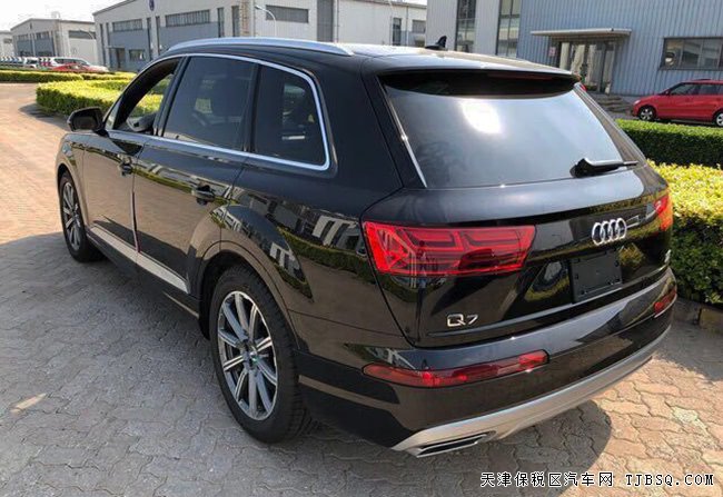 18款奥迪Q7加规版 7座/全景天窗/豪华包/电吸门现车75万
