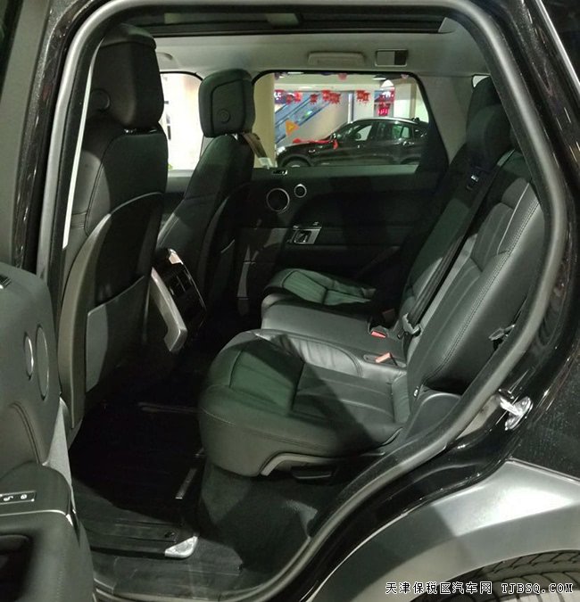 2019款路虎揽胜运动汽油版 20轮/金属漆/驾辅包现车82万