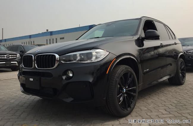 2018款宝马X5M加规版 熏黑轮毂/大豪华包/M包现车75.5万