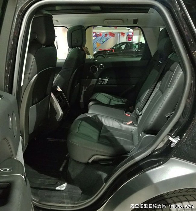 19款路虎揽胜运动汽油版 20轮/金属漆/全景天窗现车81万