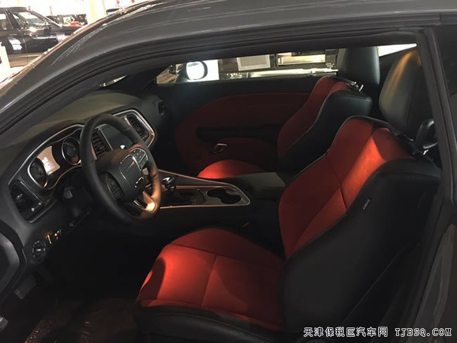 2019款道奇挑战者3.6L加规版 20轮/天窗/氙灯现车51万
